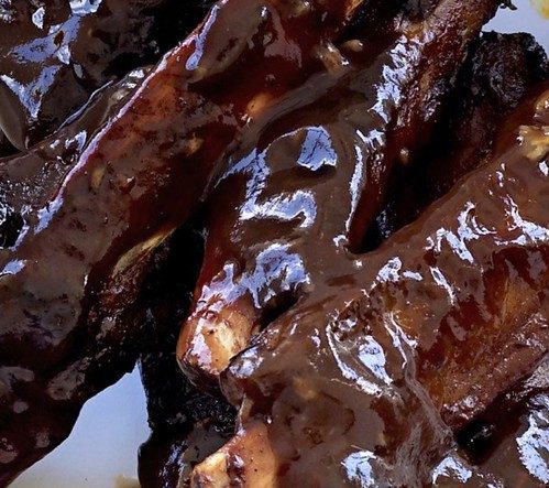 Barbecue-style pork ribs
